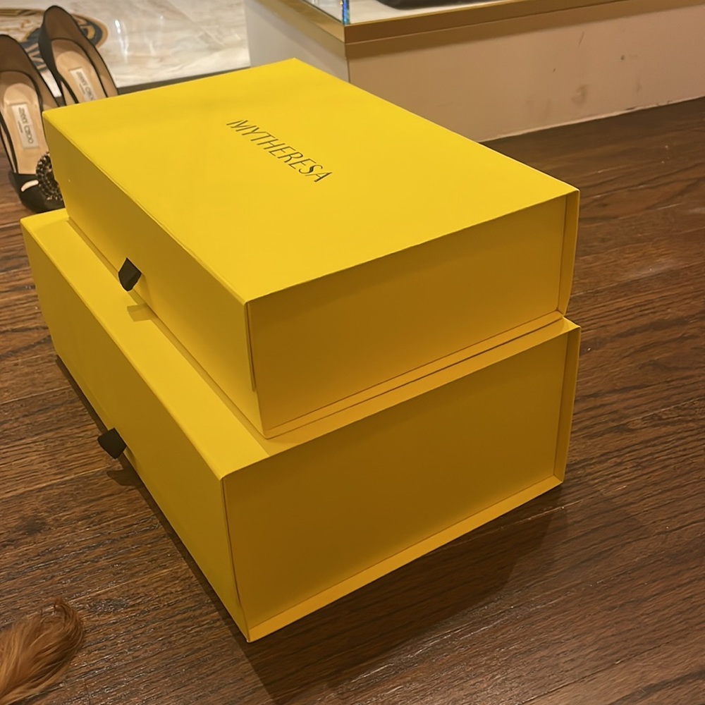 💛Two MYTHERESA yellow boxes 💛 - Picture 5 of 7
